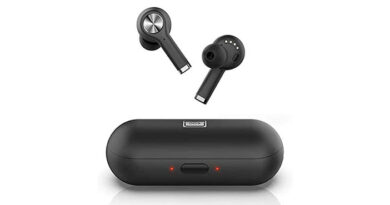 Instant Voice Translator Earphone